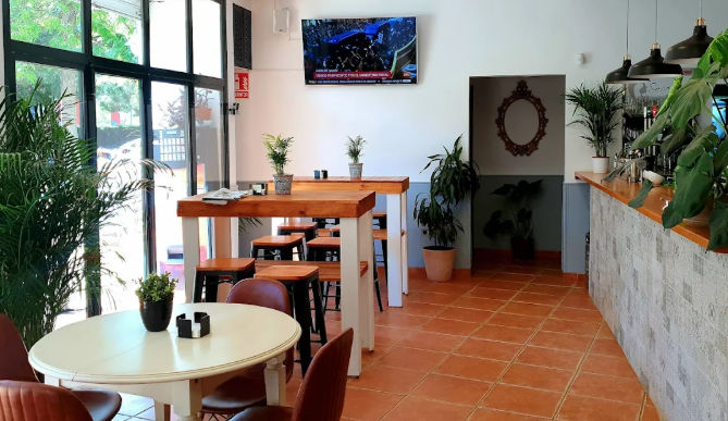 La Tribu, bares y pubs en Huelva