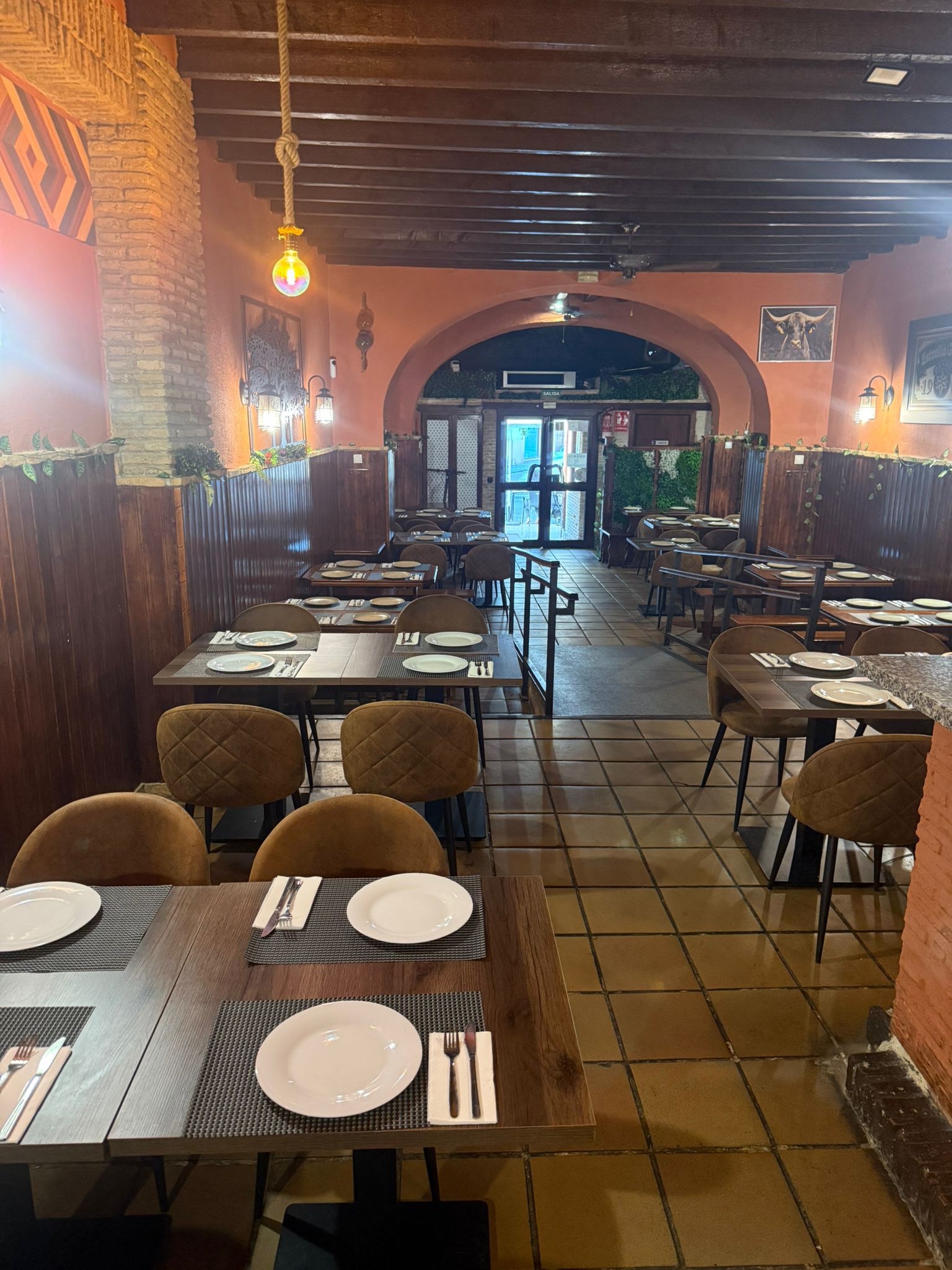 Interior de Raíces y Esencia